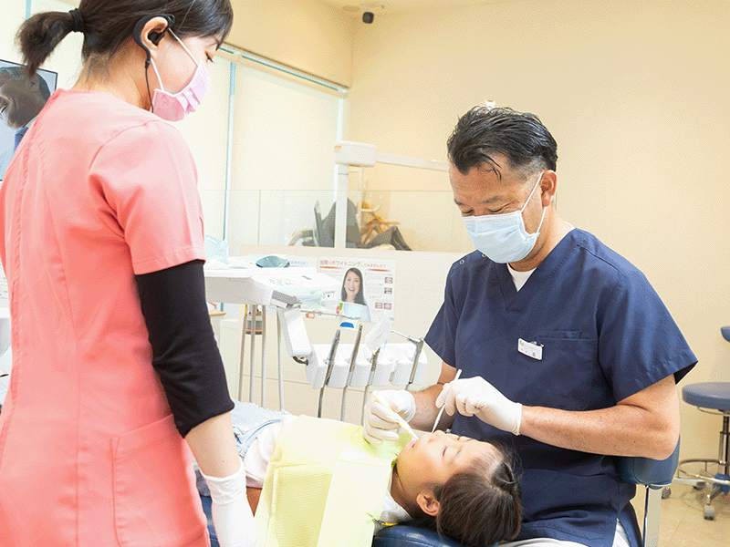 滝理事長治療風景